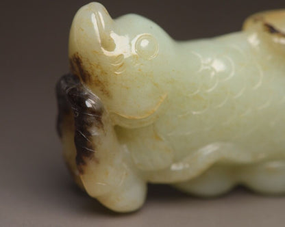 Chinese Natural Hetian Jade Carved Exquisite Fish Statue Figurine Collection Art