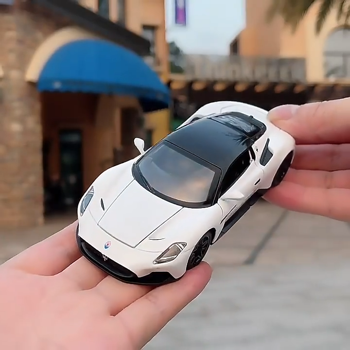 1:32 Maserati MC20 Cabrio Dicast Model Toy Car Vehicle Collection Gift Kid Sound