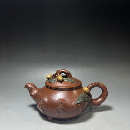 Chinese Yixing Zisha Clay Handmade Exquisite Teapot（寿桃 底款：蒋蓉）