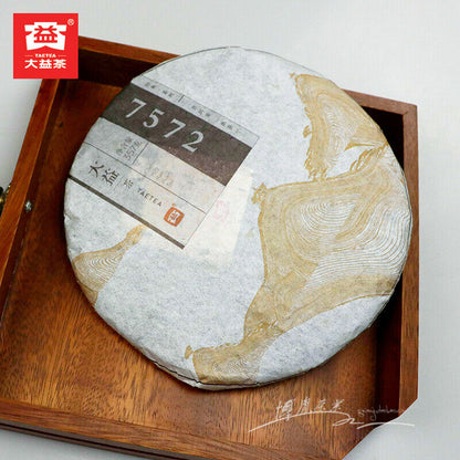 2015 TAETEA Classic 7572 Dayi Shu Puerh Menghai Tea Pu'er Ripe Puer Cake 357g