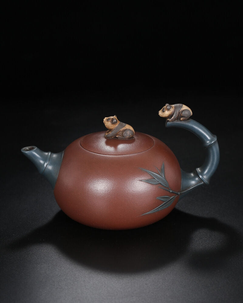 Chinese Yixing Zisha Clay Handmade Exquisite Teapot （国宝 底款：周桂珍）