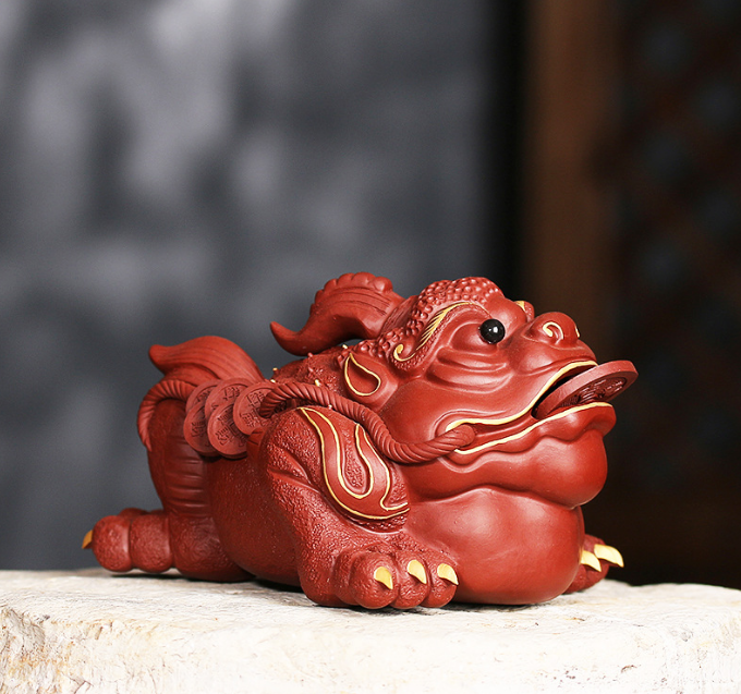 Yixing purple sand tea is favored by great fortune. The raw ore Dahongpao tea tr