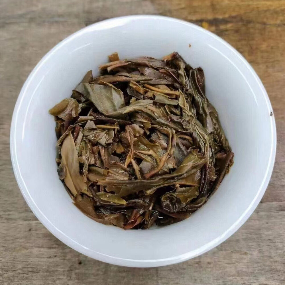357g Yunnan Raw Pu'er Tea Cake 2005 Yiwu Aged Pu-erh Raw Tea Old Puerh Cake Tea