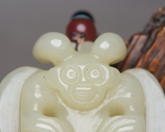 China Antique Hetian Jade Carving Exquisite Statue White Jade Pendant Collection