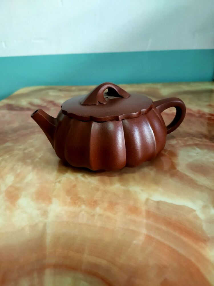 Chinese Yixing Zisha Clay Handmade Exquisite Teapot （葵莲）