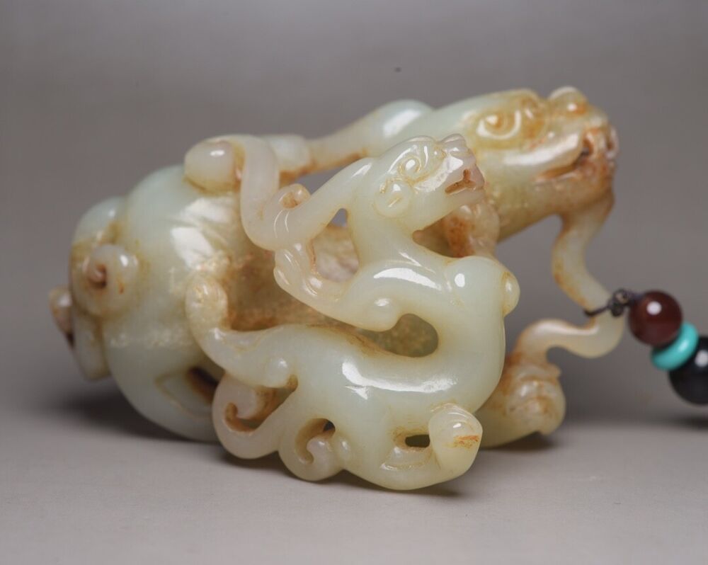 China Antique Hetian Jade Wonderful Carving Beast Statue Decor Nice Figurine Art
