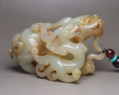 China Antique Hetian Jade Wonderful Carving Beast Statue Decor Nice Figurine Art