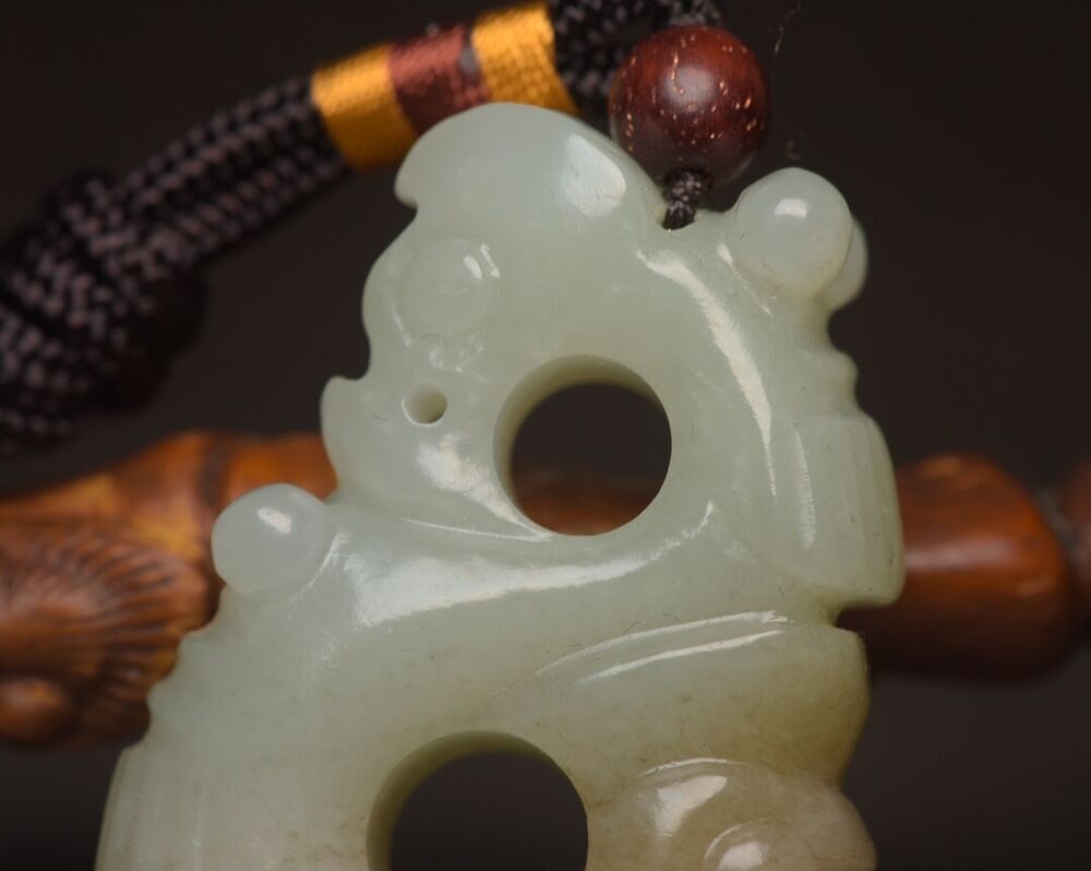 Chinese Natural Hetian Jade Carving Exquisite Unique Statue Pendant Jewelry Gift