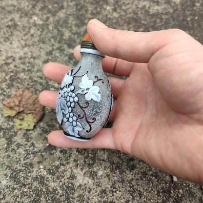 Old Peking Glass Snuff Bottle cricket grape Statue Beautiful Carving Sculpture