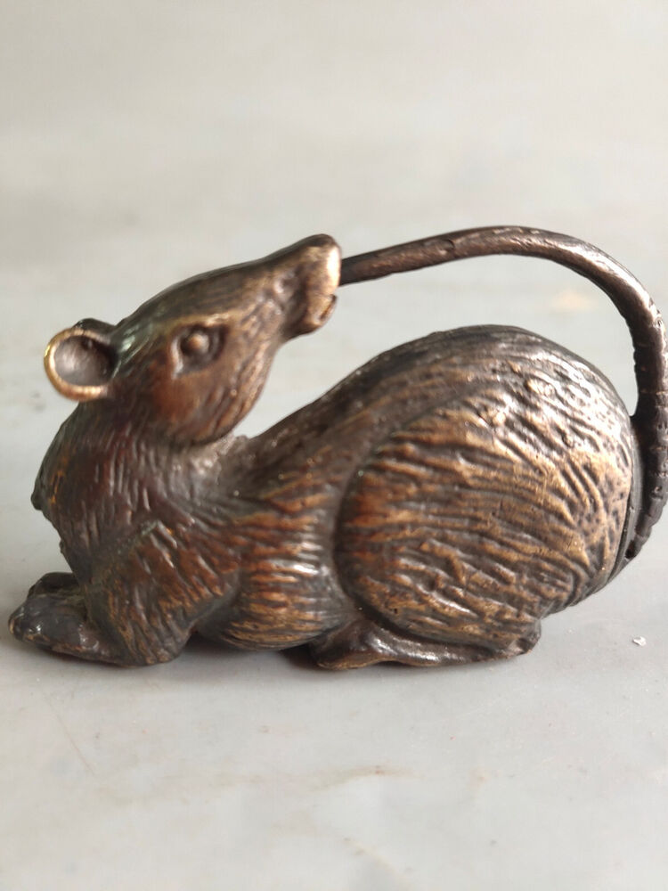 Early Collection of Mouse Old Locks in Ancient China