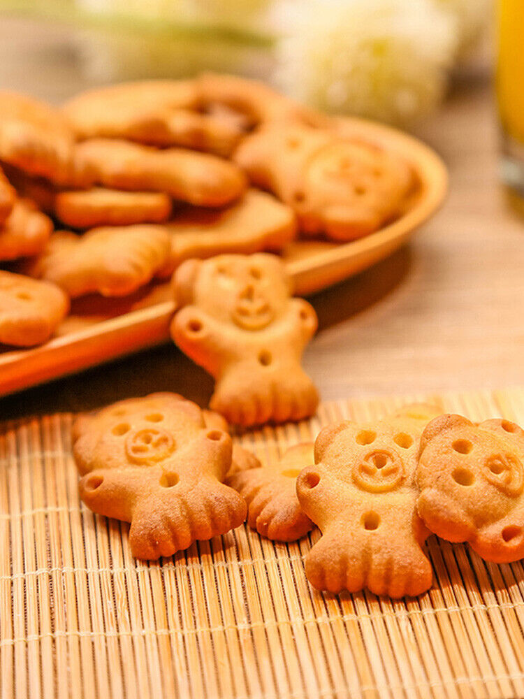 达利园好吃点小熊字饼手指饼干 Have Some Bear Pancakes And Finger Cookies At Daly Garden