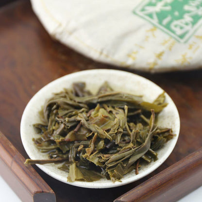Yipintang Menghai Cha Puer Cake Sheng Puer 357g