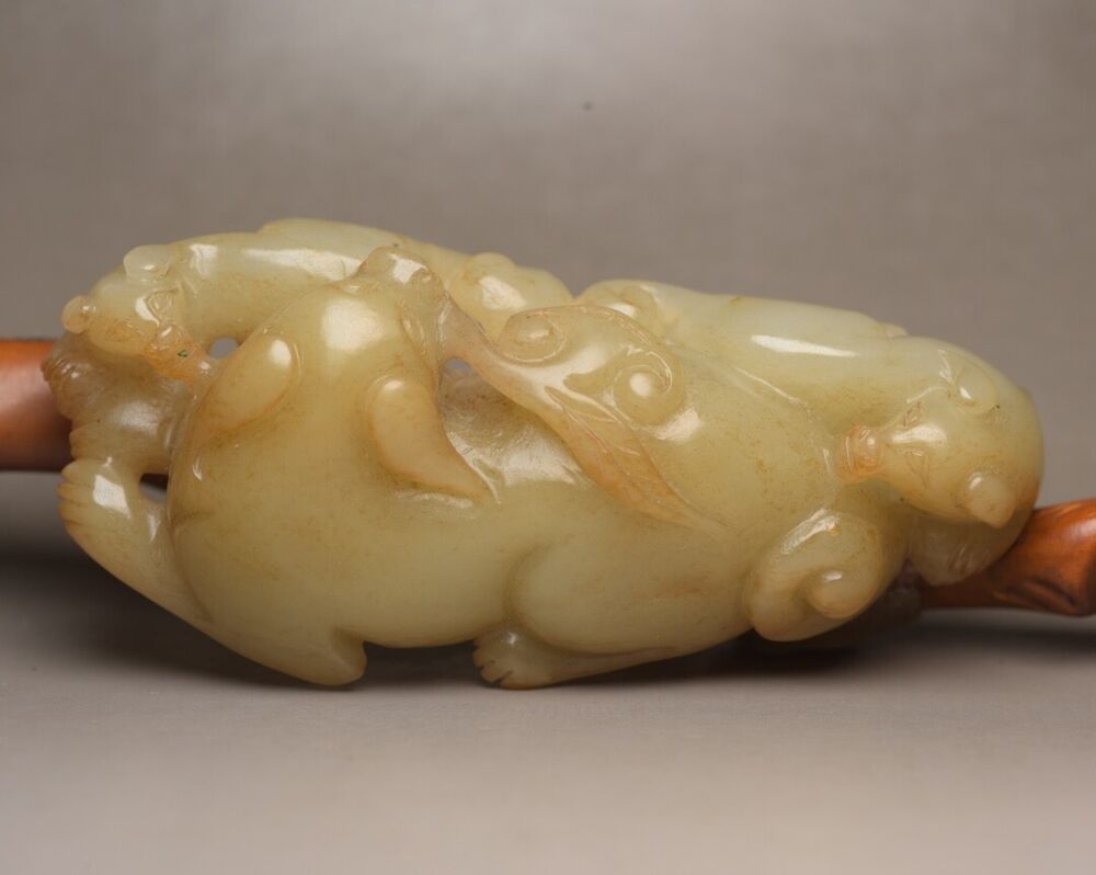 Chinese Natural Hotan Jade Carving Exquisite Dog 旺财 Statue Figurines Collection