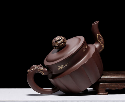 Chinese Yixing Zisha Clay Handmade Exquisite Teapot （螭龙戏珠 底款：常月红）