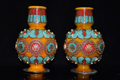 Collect a pair of Tibetan old honey wax inlaid turquoise gemstone vases