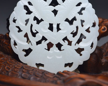 Chinese Beautiful Natural Hotan Jade Carved Exquisite White Jade Pendant Jewelry