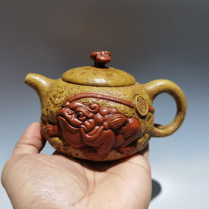 Chinese Yixing Zisha Clay Handmade Exquisite Teapot （金蟾壶 底款：蒋蓉)