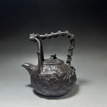 Chinese Yixing Zisha Clay Handmade Exquisite Teapot （供春提梁壶 底款：供春）