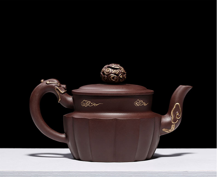 Chinese Yixing Zisha Clay Handmade Exquisite Teapot （螭龙戏珠 底款：常月红）