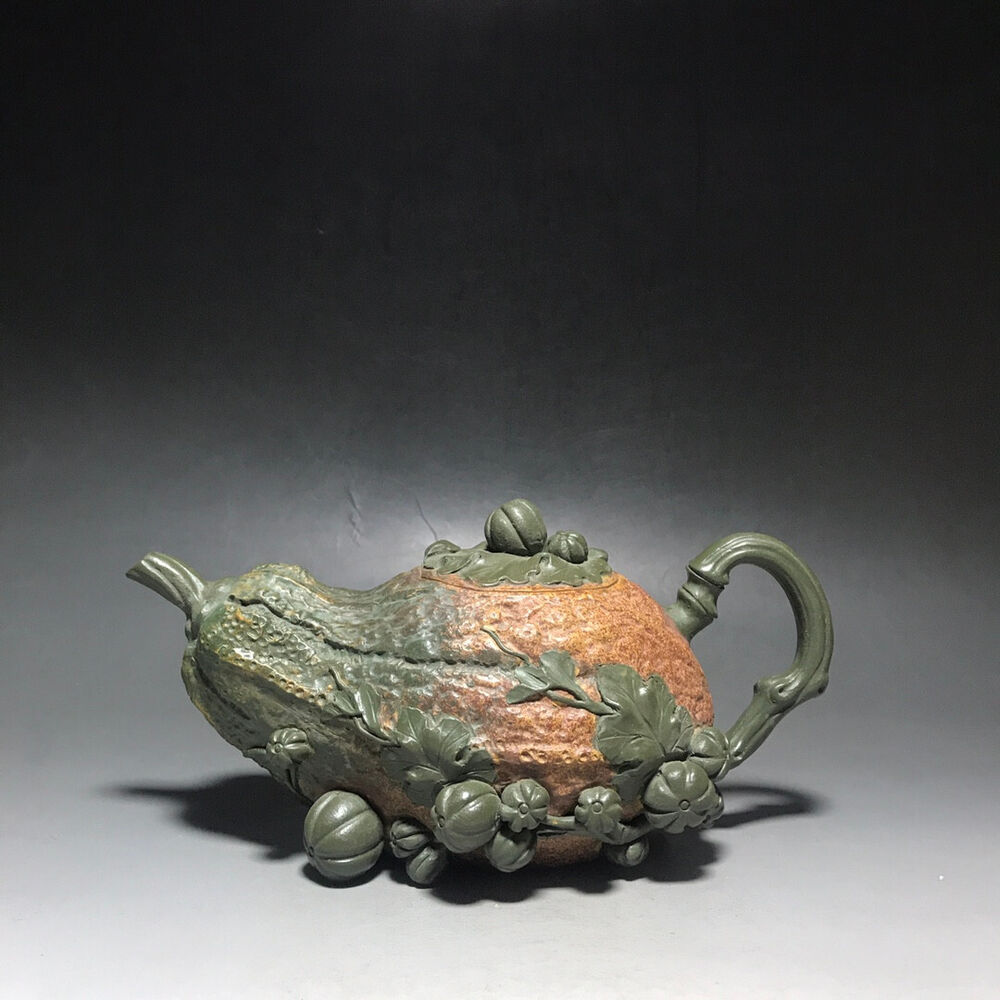 Chinese Yixing Zisha Clay Handmade Exquisite Teapot（瓜瓜来财 底款：王寅仙）