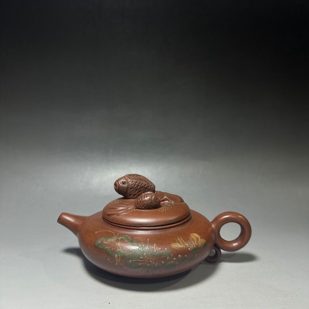 Chinese Yixing Zisha Clay Handmade Exquisite Teapot（双鱼虚扁壶 底款：顾景舟）