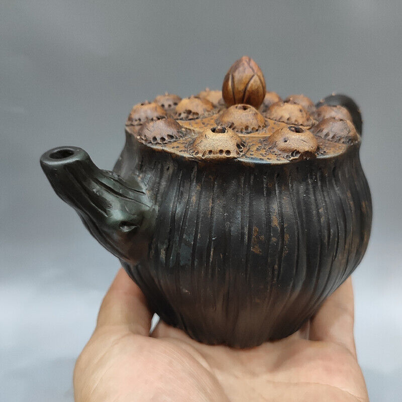 Chinese Yixing Zisha Clay Handmade Exquisite Teapot （莲心壶 底款：蒋蓉）