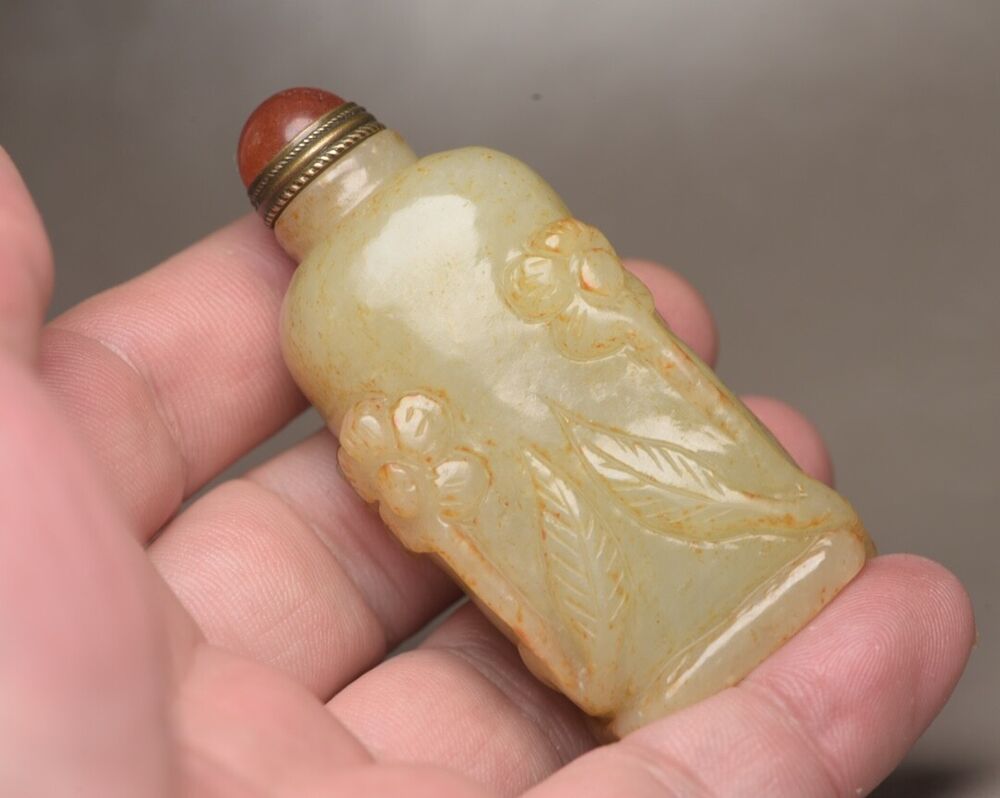 China Natural Hetian Jade Carved Nice Flower Statue Snuff Bottle Collections Art