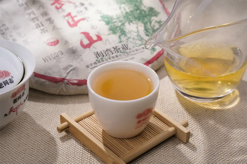 2021 Yunnan Haiwan Old Comrade YiWu Puer Tea Ma Hei Famous Old Tree Pu'erh 500g
