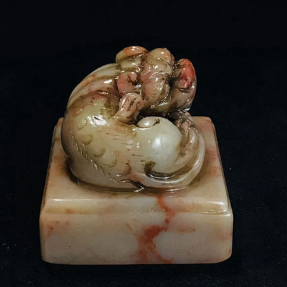 Antique Chinese Shoushan Stone Carving Beast Statues Seal Decoration Collectible