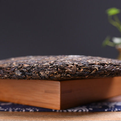 2011 MENGKU Mu Ye Chun Pu'er Tea Early Spring Pu-erh Tea Cake 400g Raw Puer Old