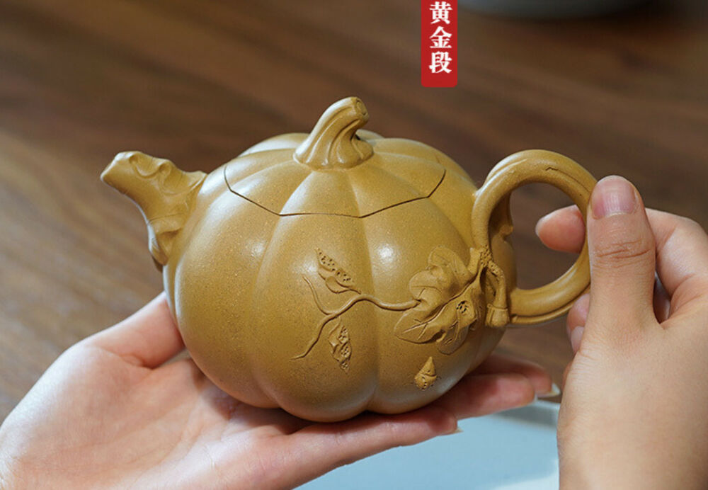 320cc clay pumpkin teapot in Yixing, China-