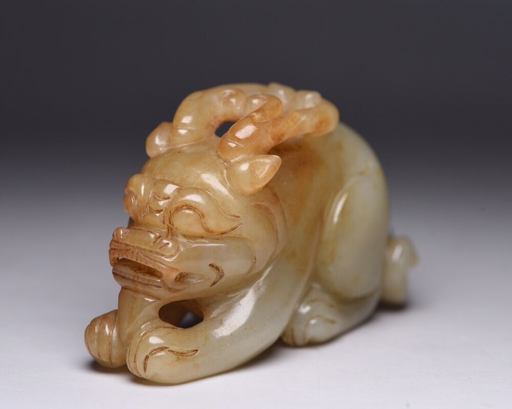Antique Chinese Natural Hetian Jade Carved Beast Statue Sculpture Collection Art