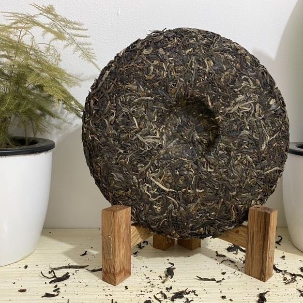 357g Yunnan Banzhang Ancient Tree Tea 2014 Yunnan Pu'er Raw Tea Pu'er Tea