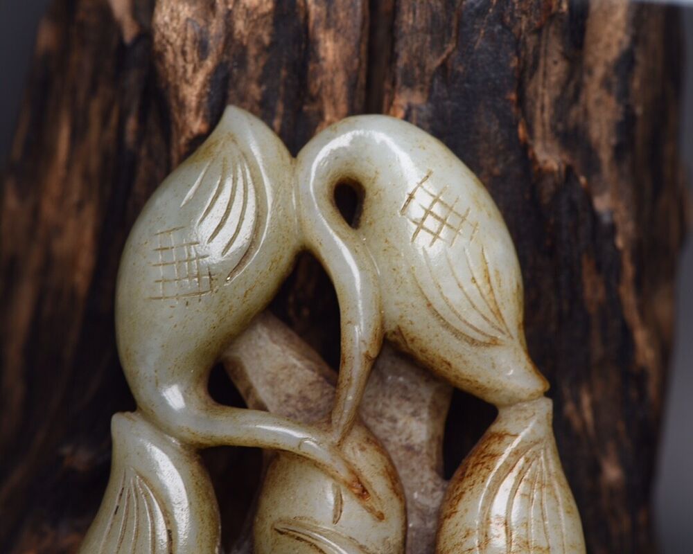 China Vintage Antique Natural Hetian Jade Carved Exquisite Crane Statue Artwork