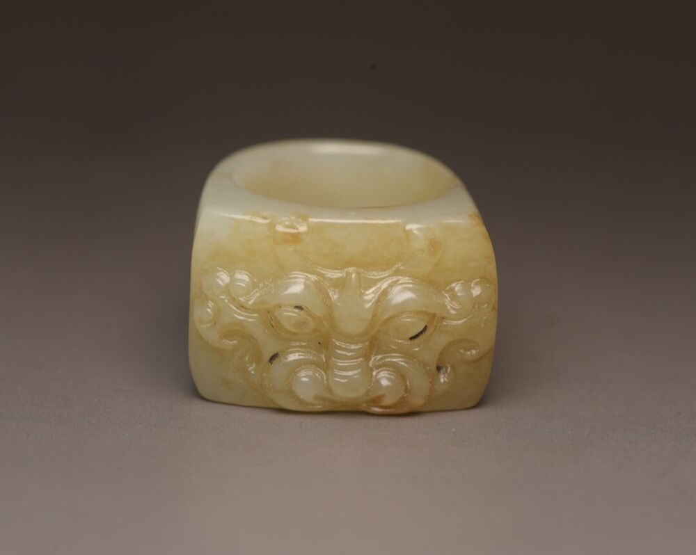 Chinese Natural Hetian Jade Carved Exquisite Statue Thumb Ring Jewelry Art Rare