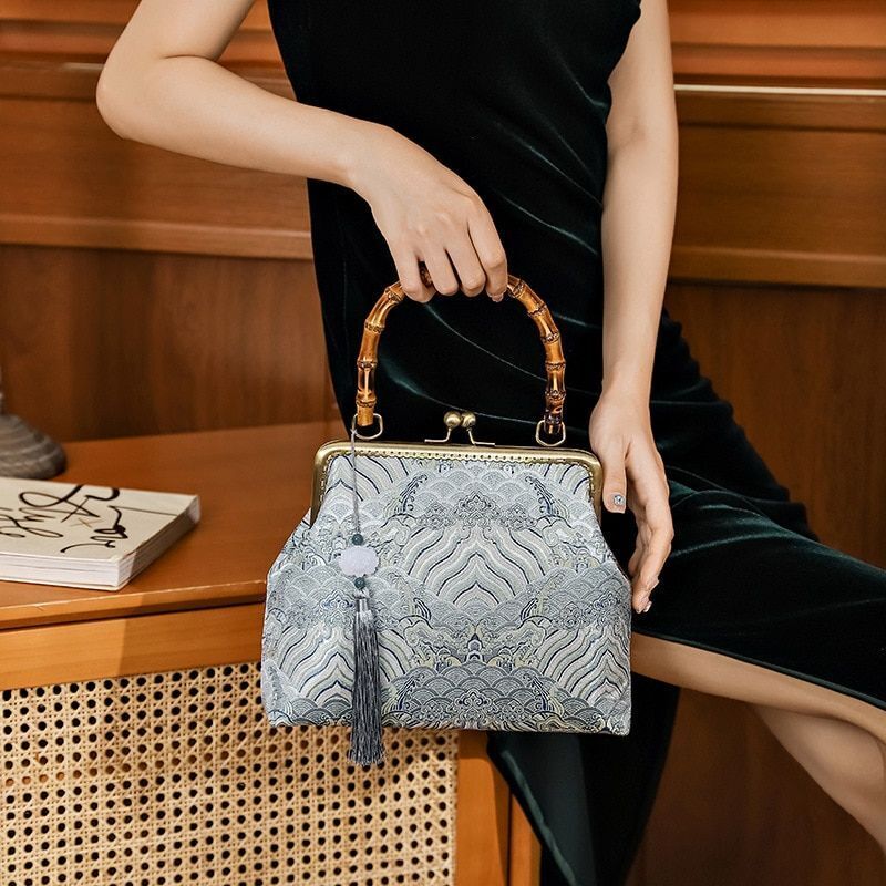 Vintage Bag Chain Shoulder Crossbody Bags Shell Lock Handmade Purses 26*20*7 CM