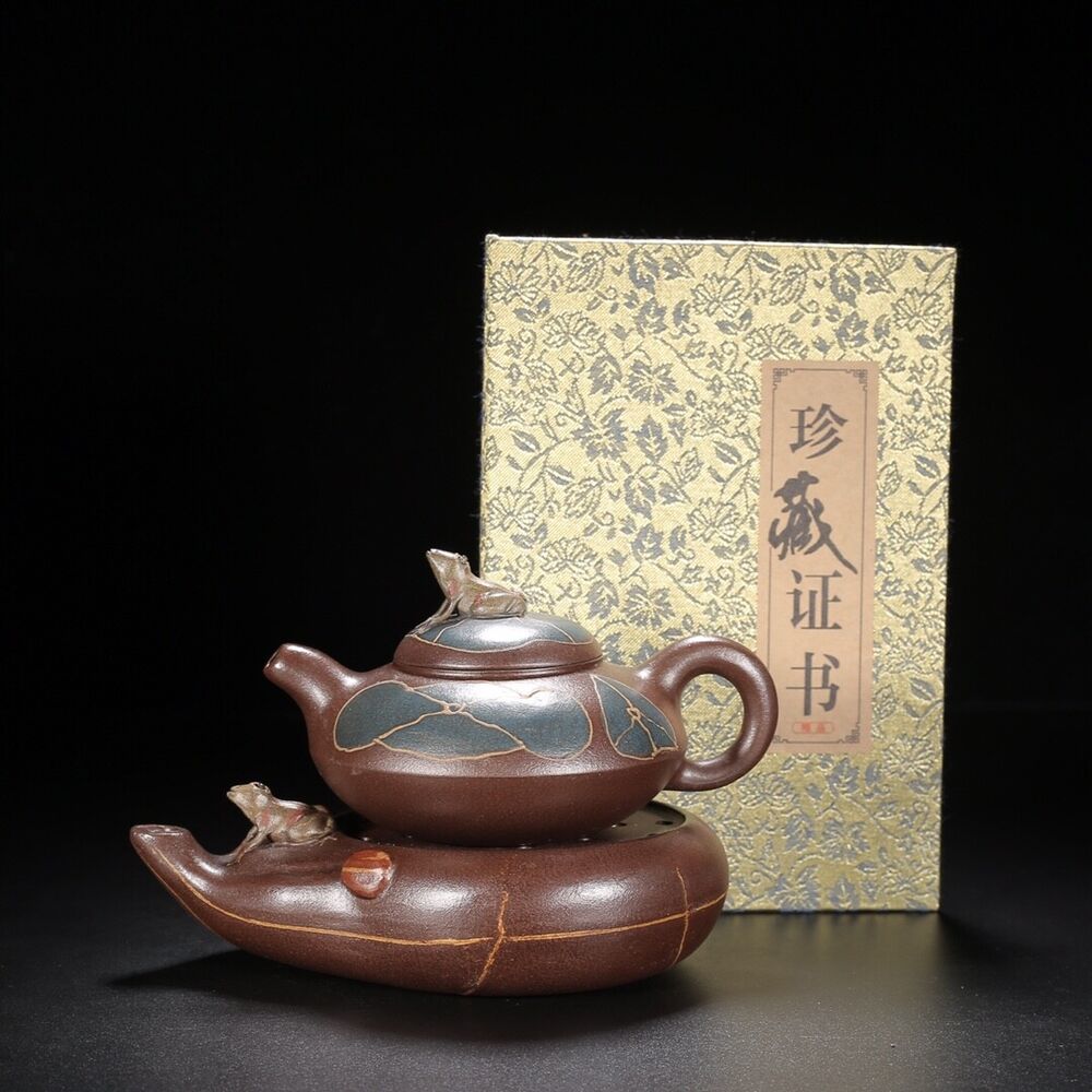 Chinese Yixing Zisha Clay Handmade Exquisite Teapot （青蛙 底款：蒋蓉）