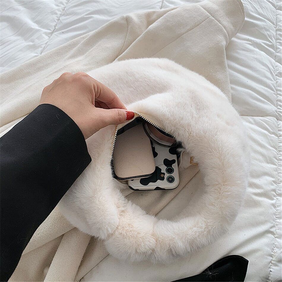 Fur Women's Bag Warm Plush Wrist Bags Women Handle Clutch Cute Ladies