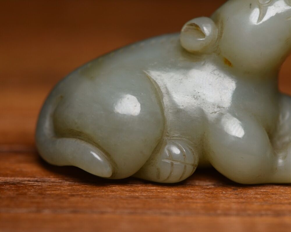 Antique Chinese Natural Hetian Jade Carving Beast Statue Nice Figurine Artwork