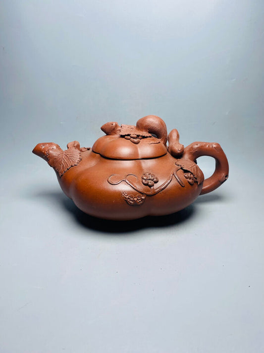 Chinese Yixing Zisha Clay Handmade Exquisite Teapot( 松鼠葡萄 底款： 蒋蓉）