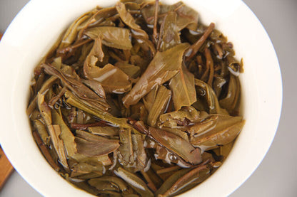 Treasured tea column Pu'er tea 普洱茶生产 珍藏品茶柱 古树茶 小龙柱竹筒生茶500g