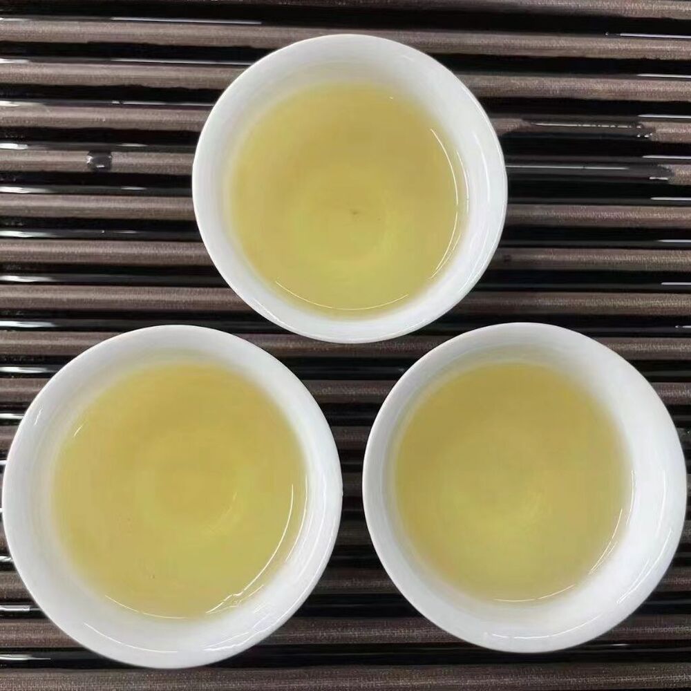 China Phoenix Dancong Yashixiang Oolong Tea Feng Huang Duck Feces Light Flavor