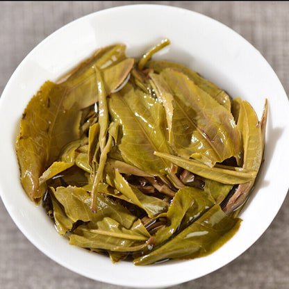 357g Yunnan Spring Pu-Erh Tea Natural Big Leaf Pu'er 溢庆源普洱茶生茶 易武大树茶普洱茶饼