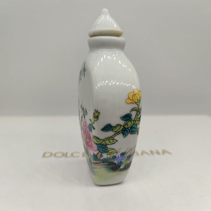 Chinese Vintage Porcelain Snuff Bottles Exquisite Painted Flowers And Birds Art