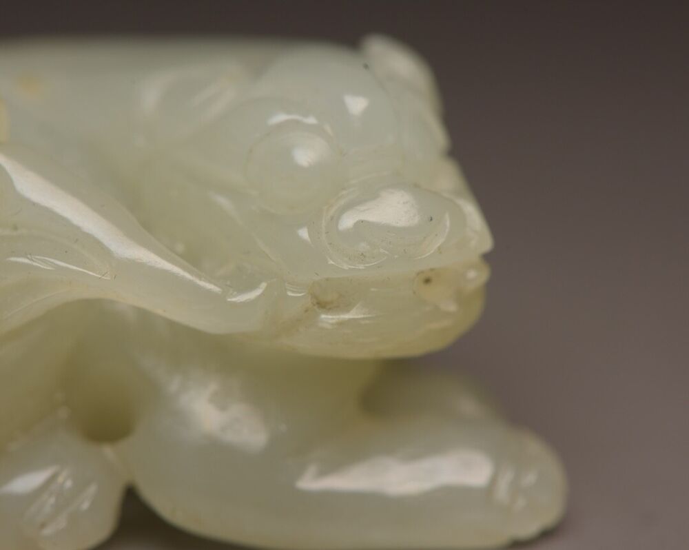 Antique Chinese Natural Hetian Jade Hand Carved Exquisite Beast Statue Figurines