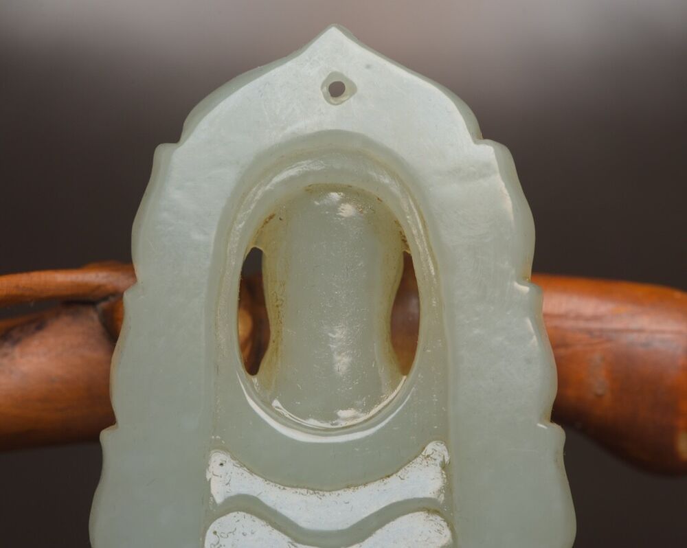 Chinese Natural Hetian Jade Carving Kwan Yin Statue Lucky Jade Pendant Amulets