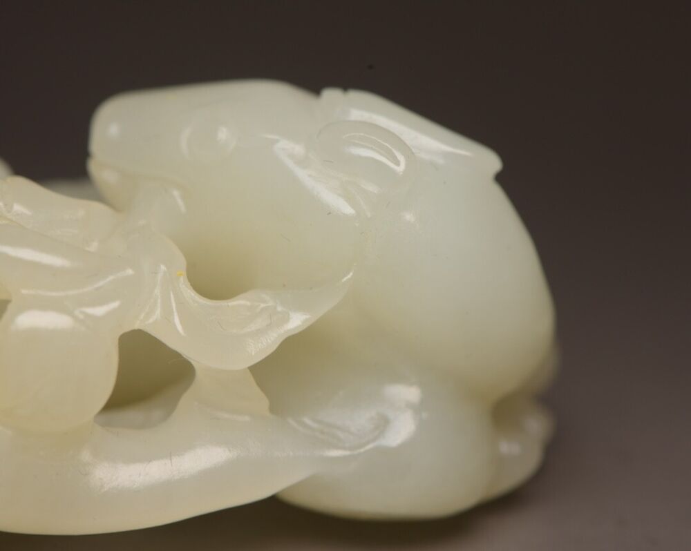 Antique Chinese Top Natural Hetian Jade Carving Beast Statue Exquisite Figurines