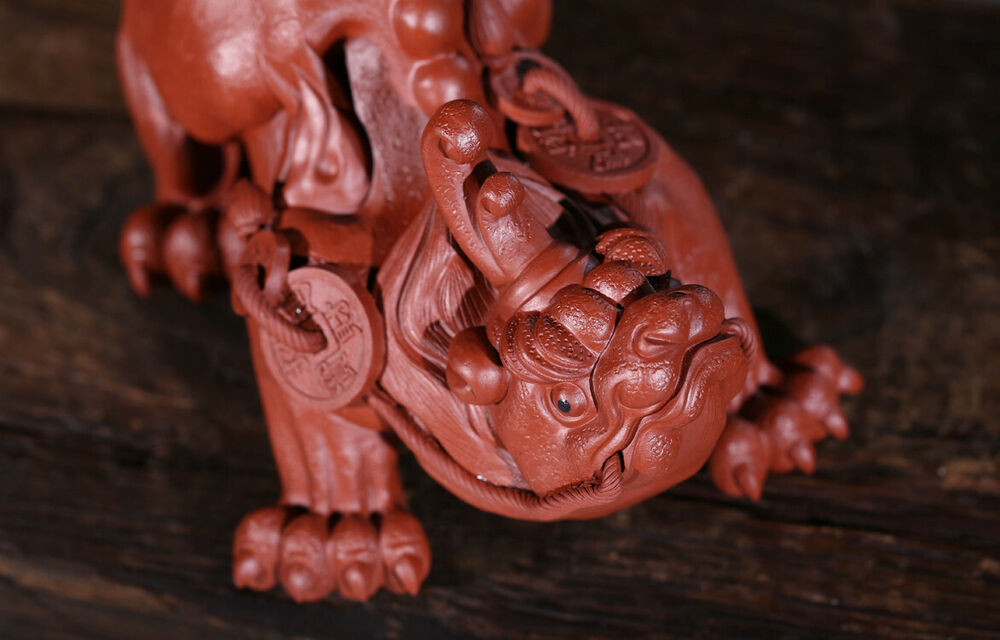 Chinese Yixing Handmade Zisha DaHongPao Clay WangYuePiXiu tea Pet Gongfu Tea Pet