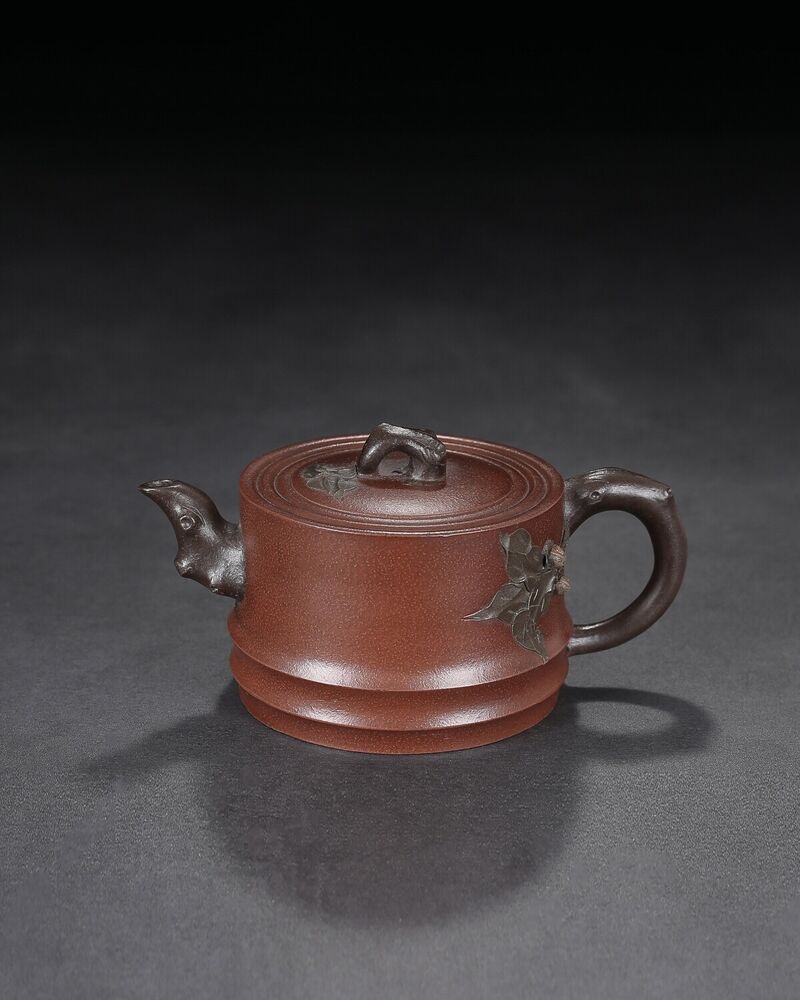 Chinese Yixing Zisha Clay Handmade Exquisite Teapot（桃韵 底款：顾景舟）