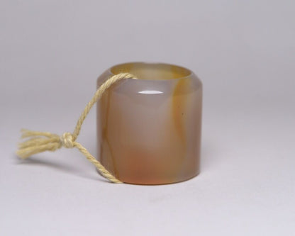 Antique Chinese Natural Agate Hand Carving Unique Statue Thumb Ring Jewelry Rare